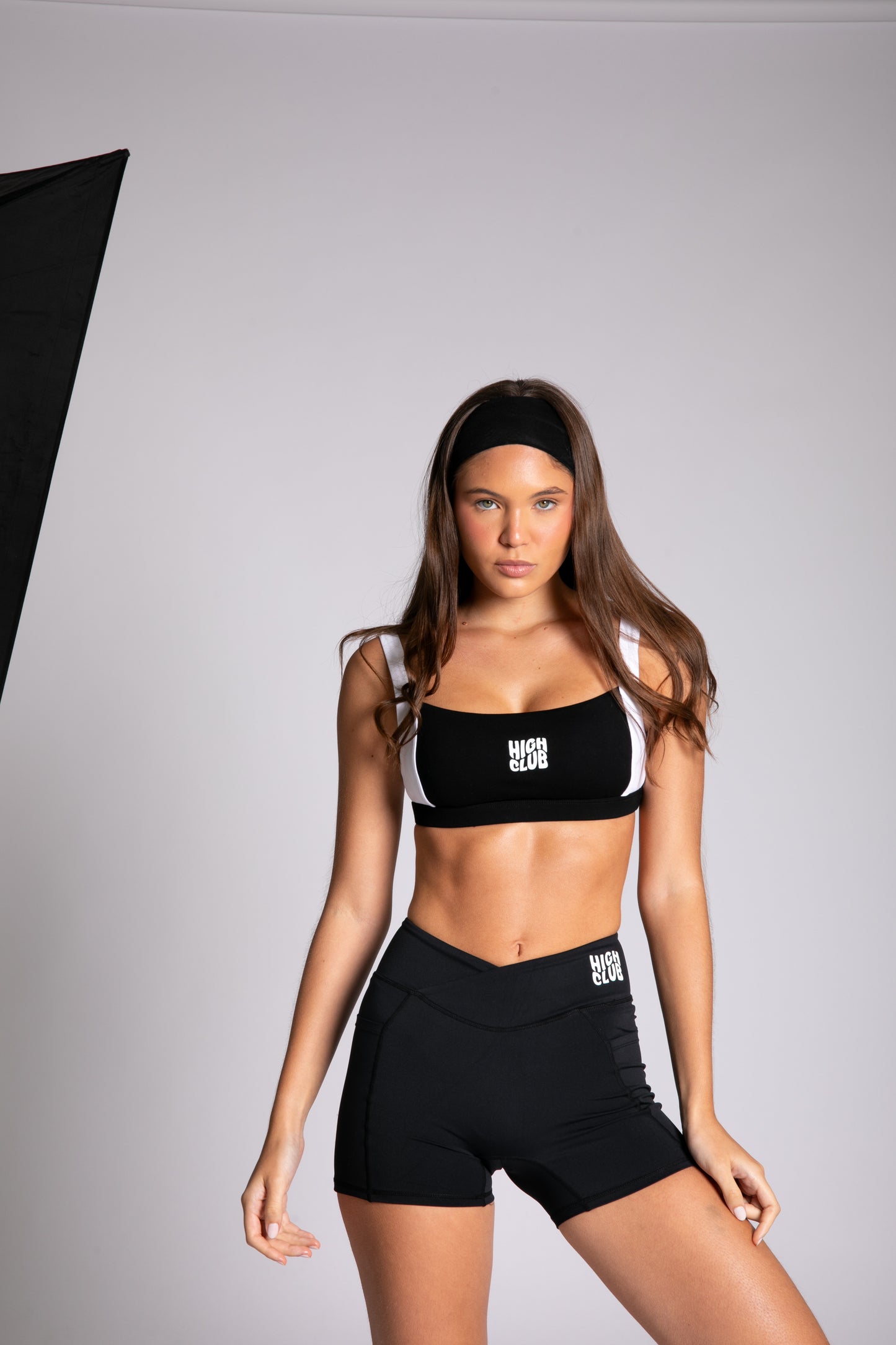 THE AMANDA TOP - BLACK