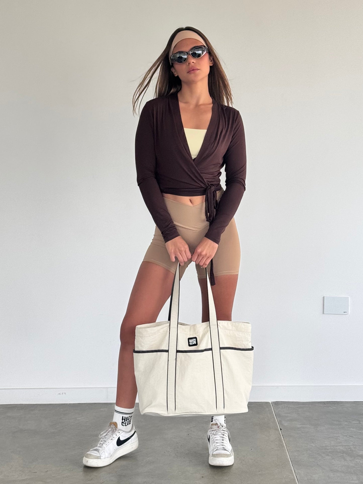 THE WATERPROOF TOTE BAG / IVORY