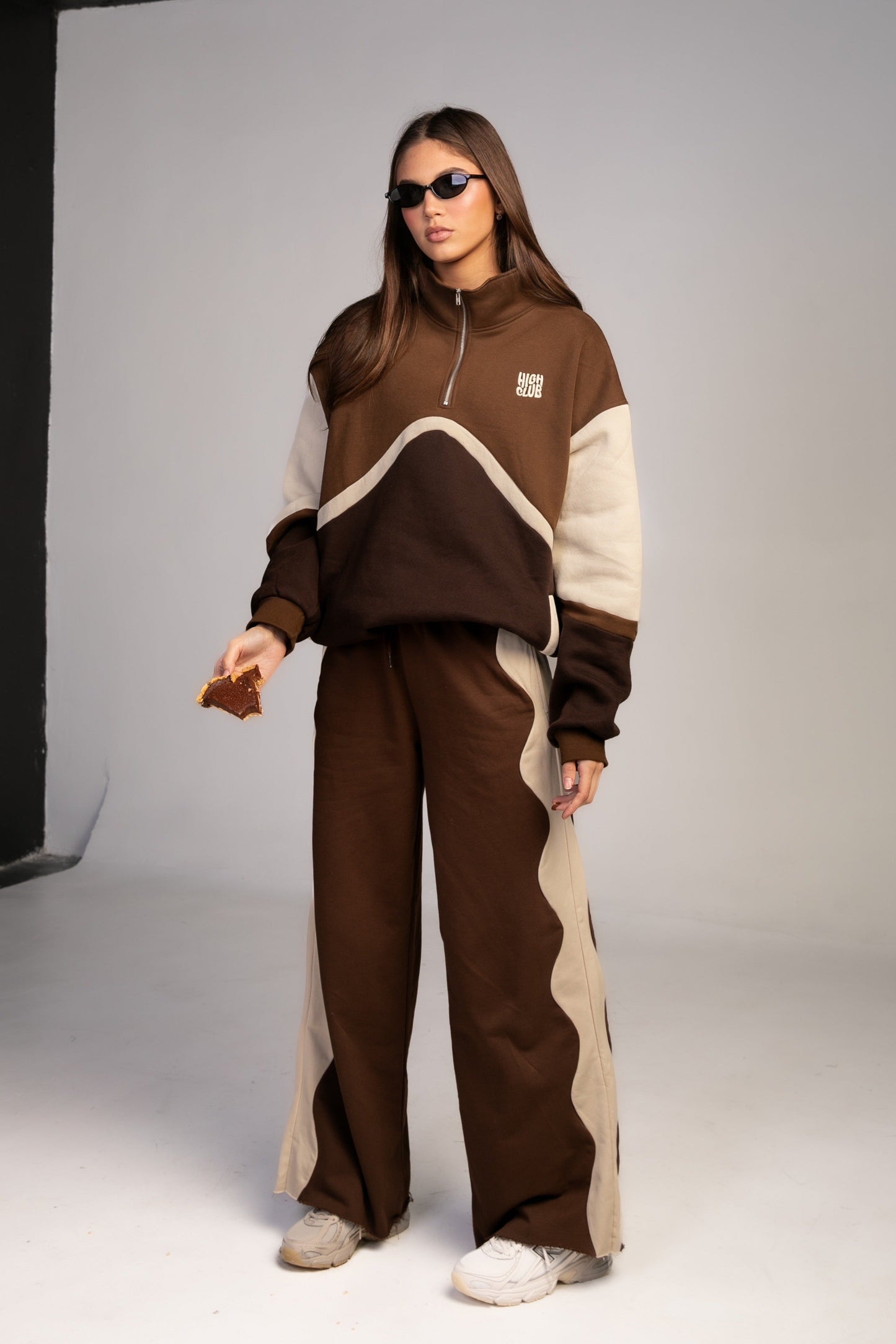 THE COLOR-BLOCK SWEATER - CHOCOLATE