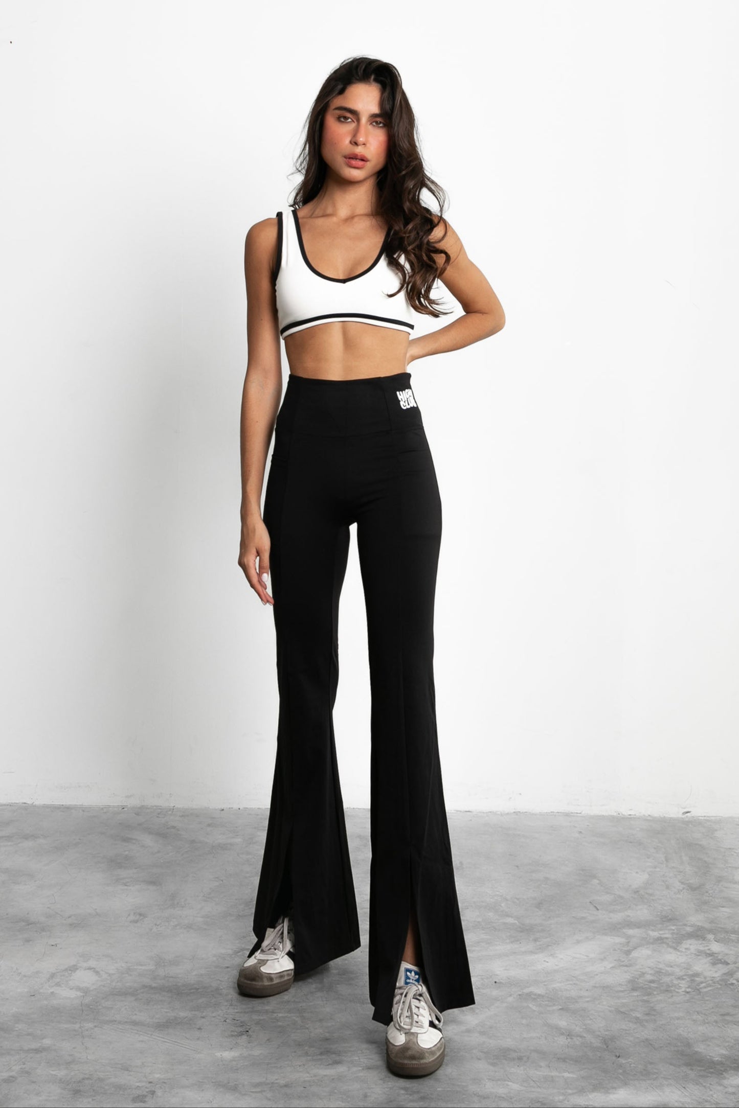 THE LORENA FLARE PANTS / BLACK