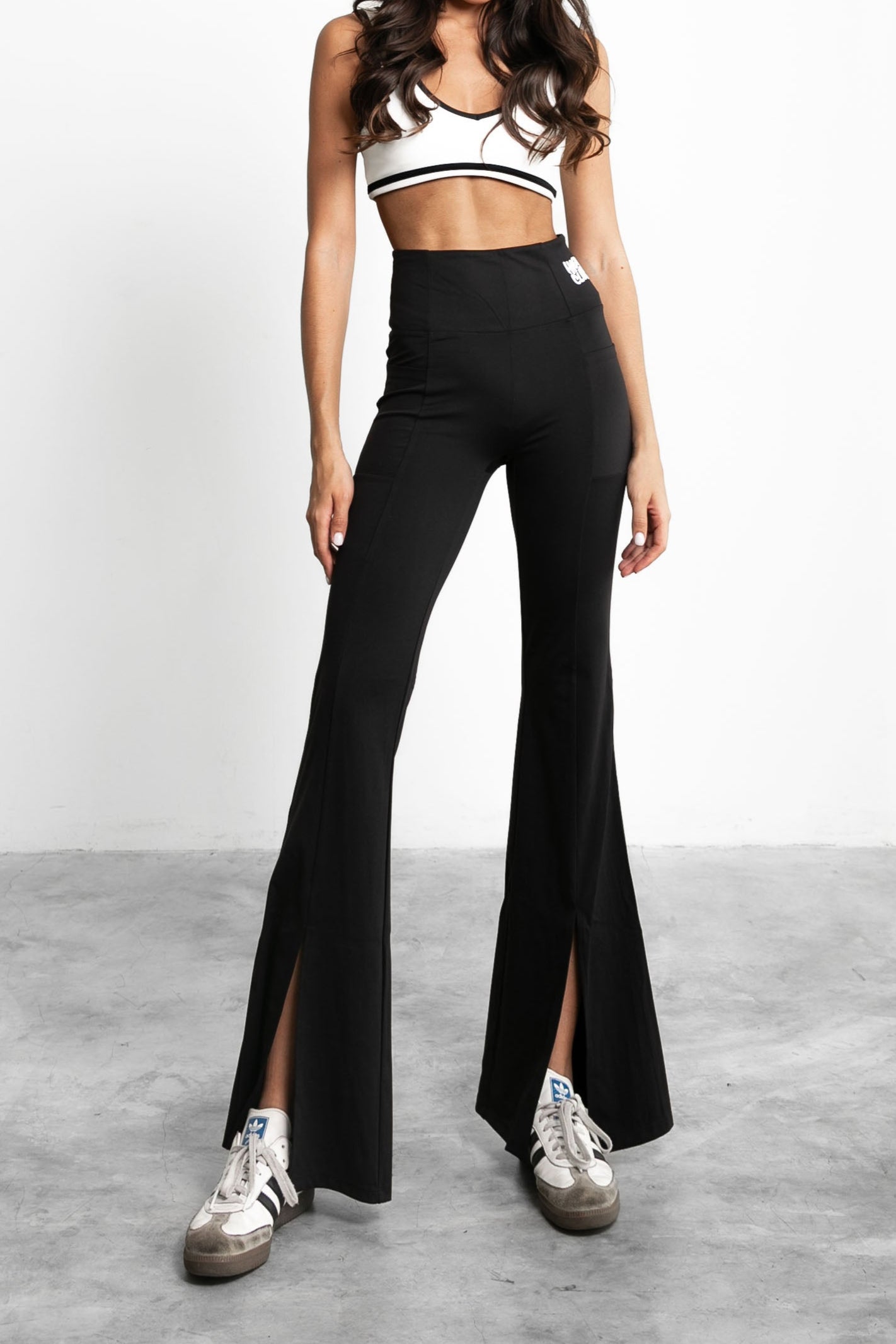 THE LORENA FLARE PANTS / BLACK