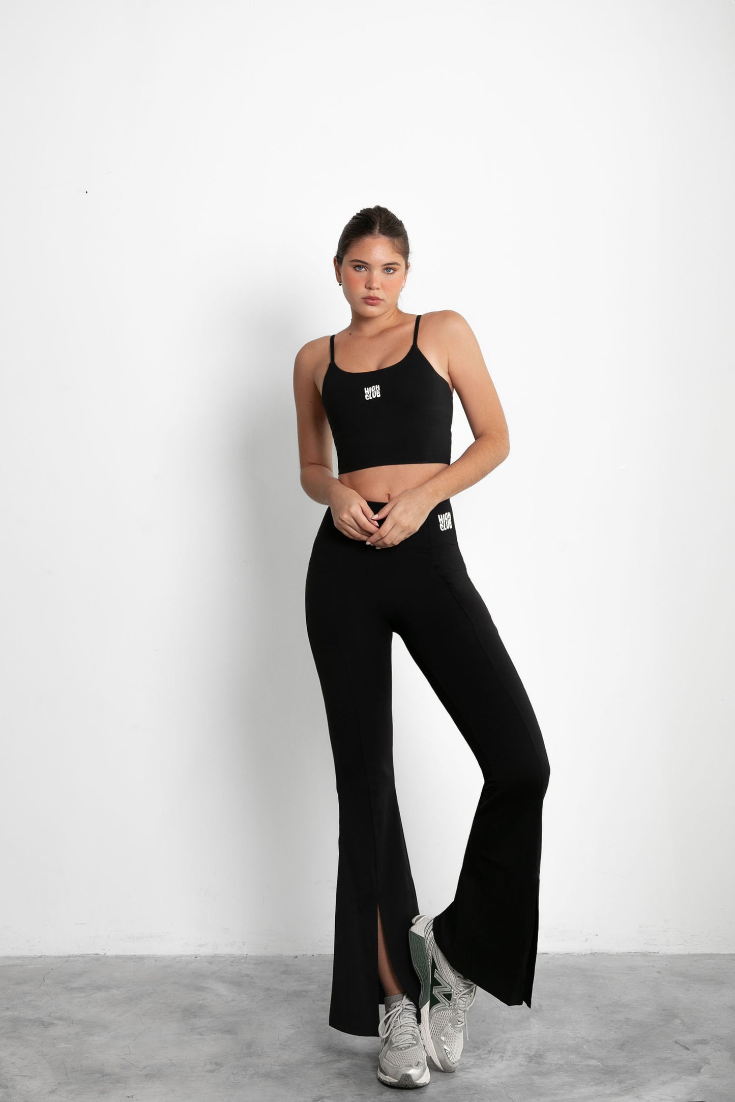 THE LORENA FLARE PANTS / BLACK