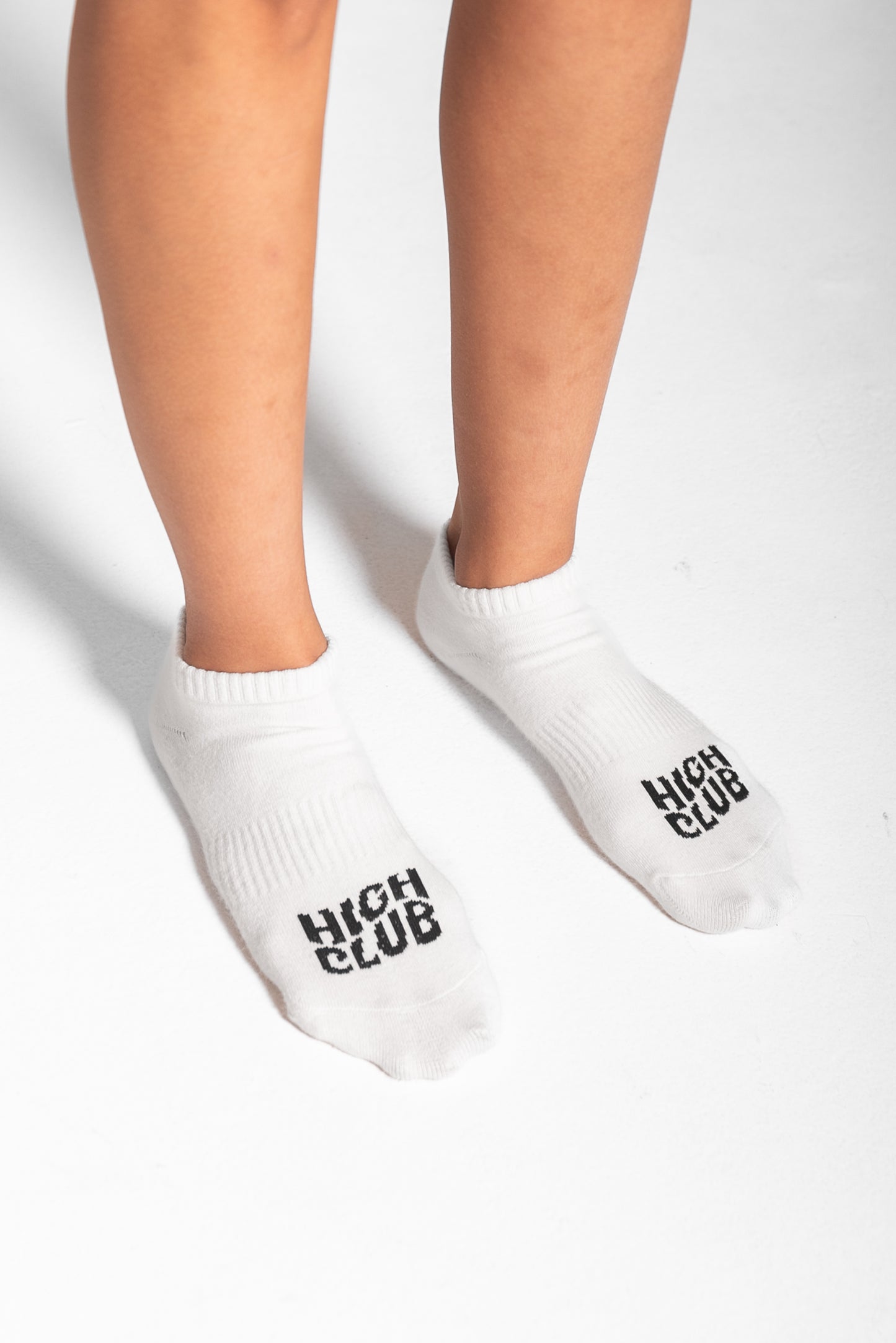 LUCKY SOCKS LOW RISE / WHITE