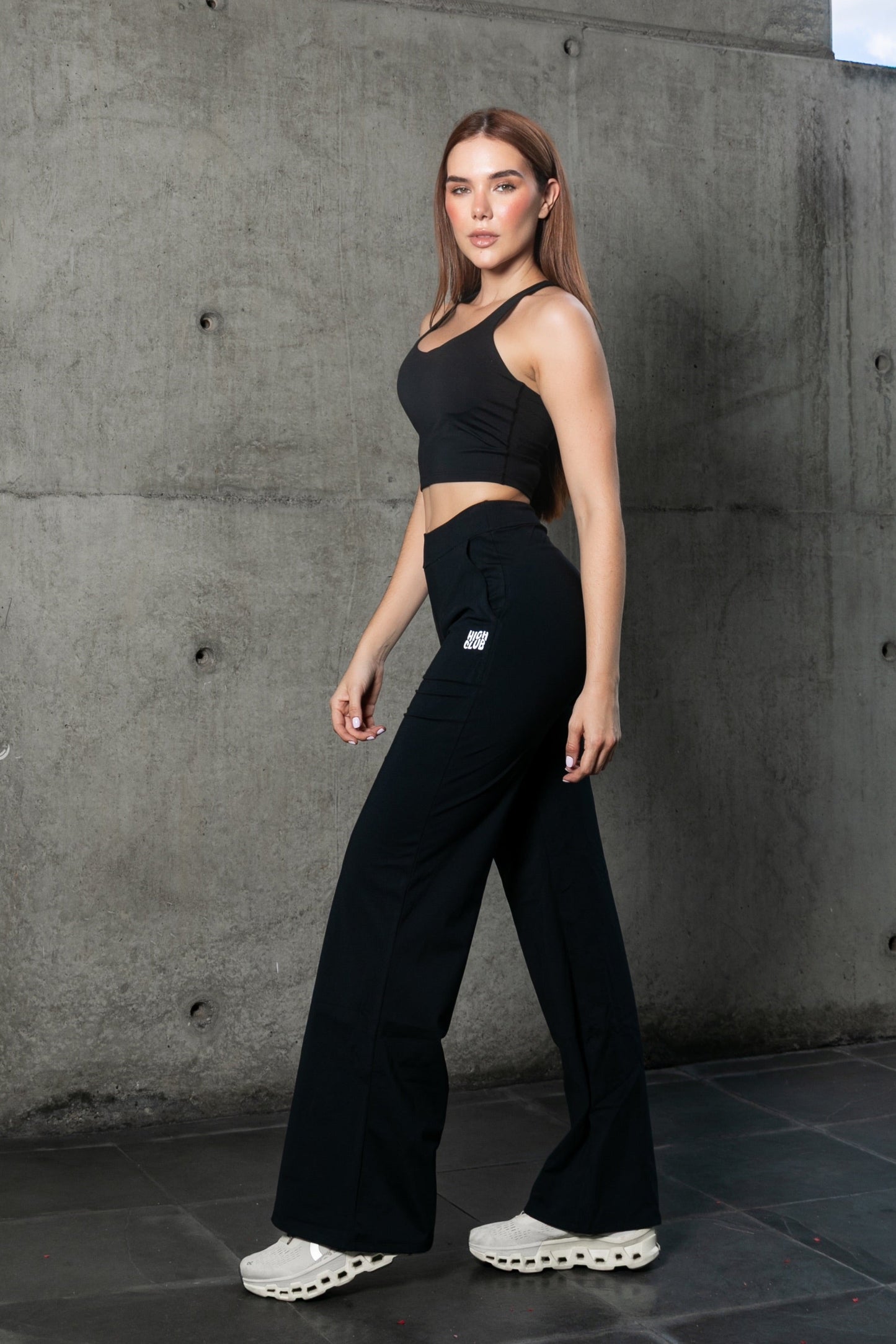 EL CONJUNTO IRIS / NEGRO