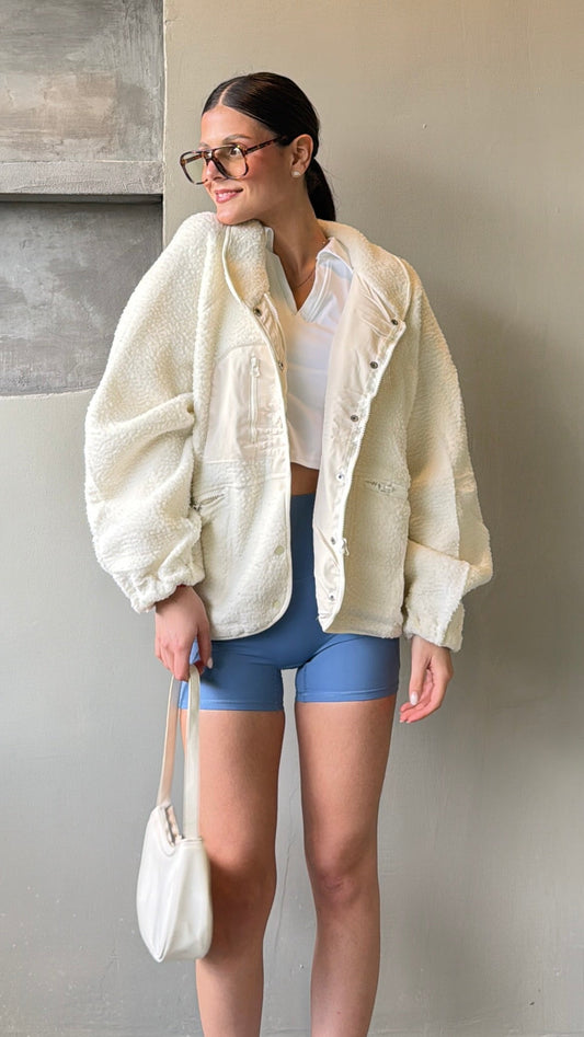 LA CHAQUETA SHERPA / CREMA