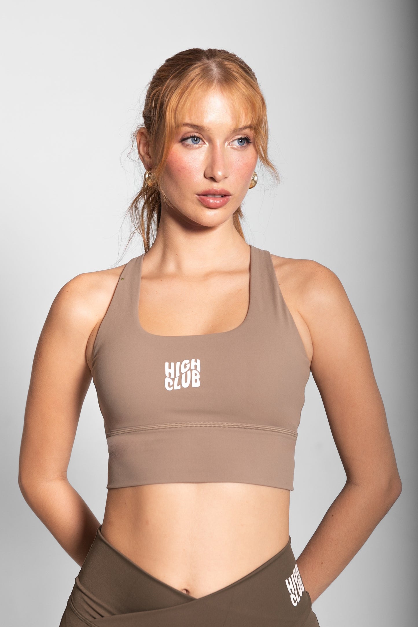 THE CARLA SPORTS BRA / BEIGE