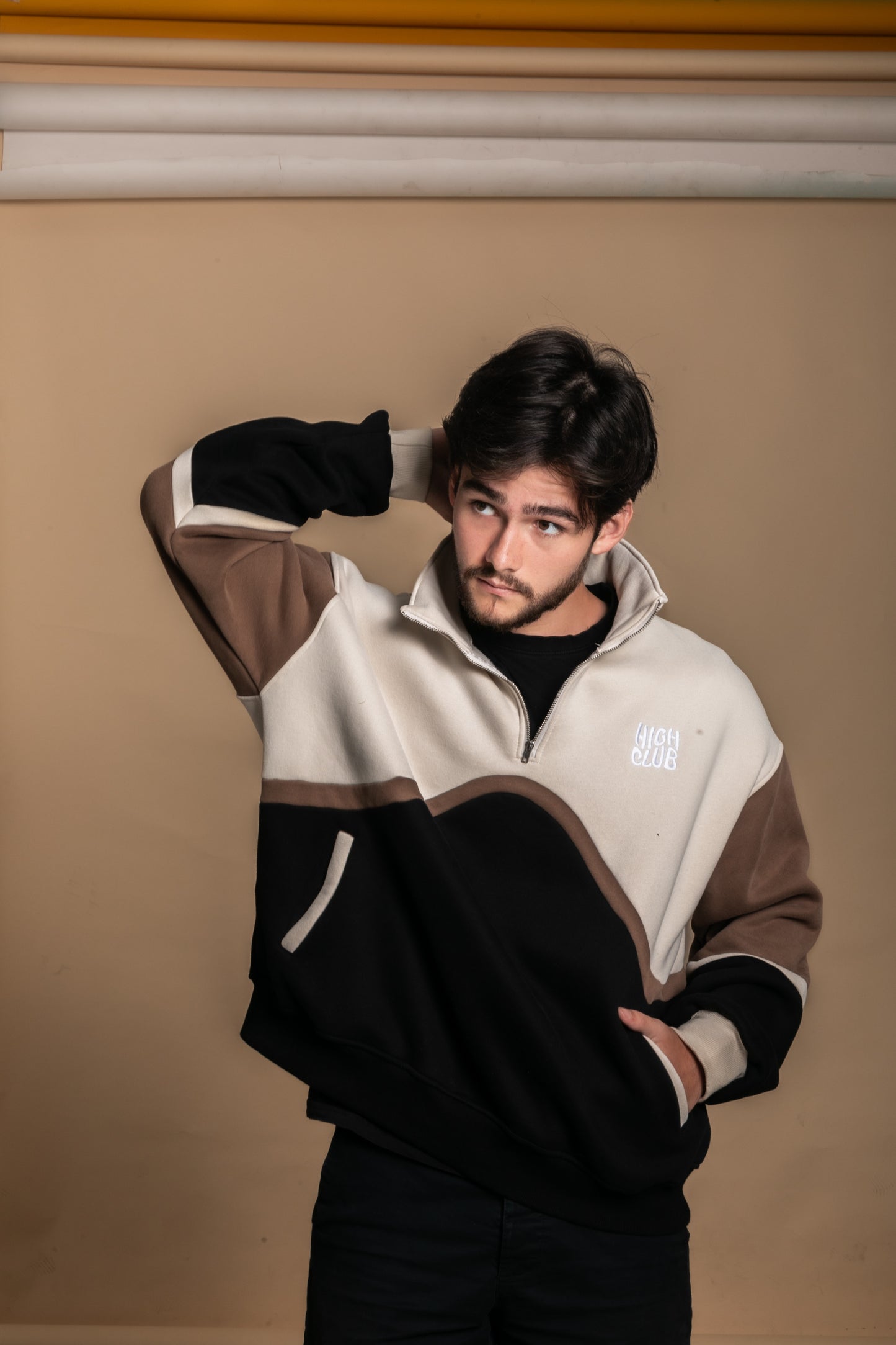 THE COLOR-BLOCK UNISEX SWEATER / BLACK & BROWN