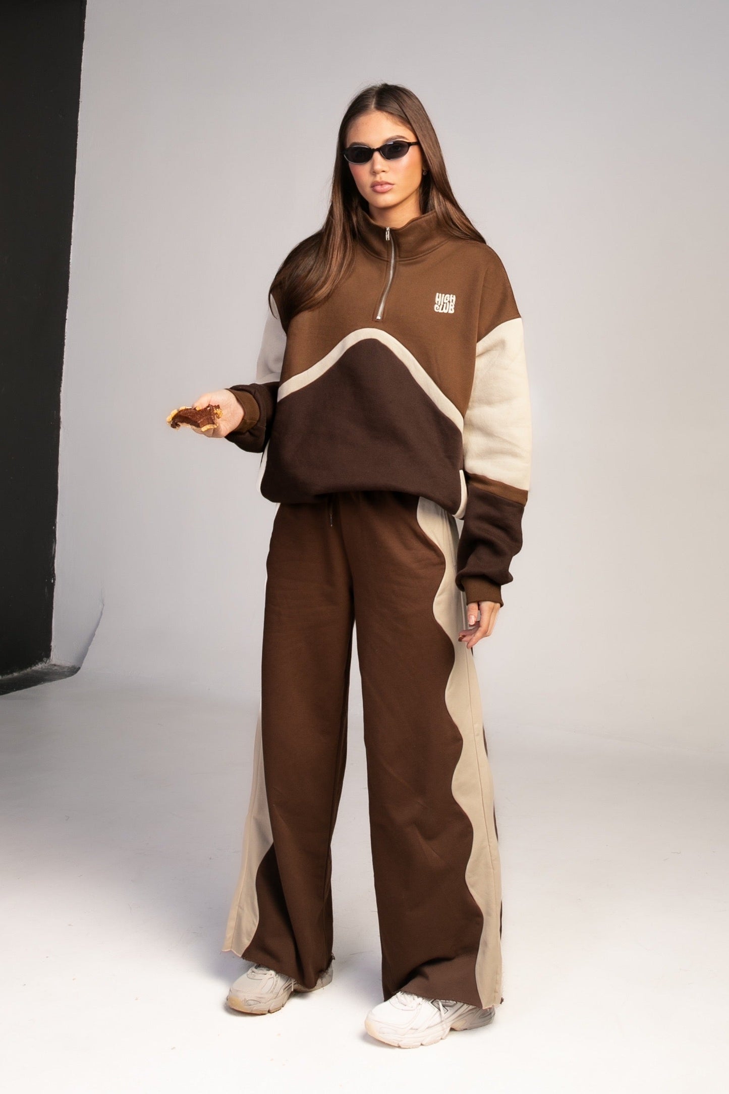 THE COLOR-BLOCK SWEATER - CHOCOLATE