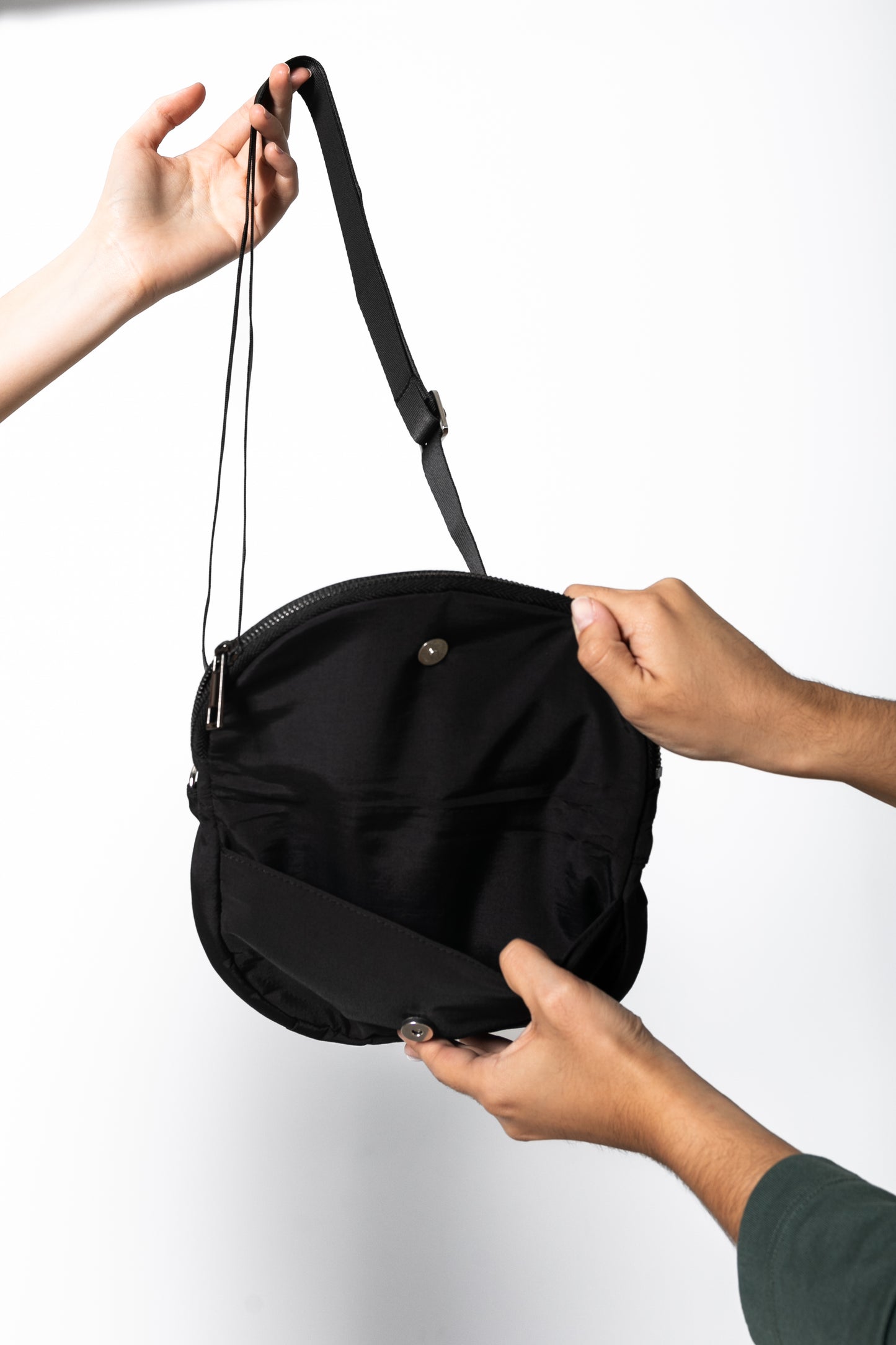 THE EXPLORER MICRO BAG / BLACK