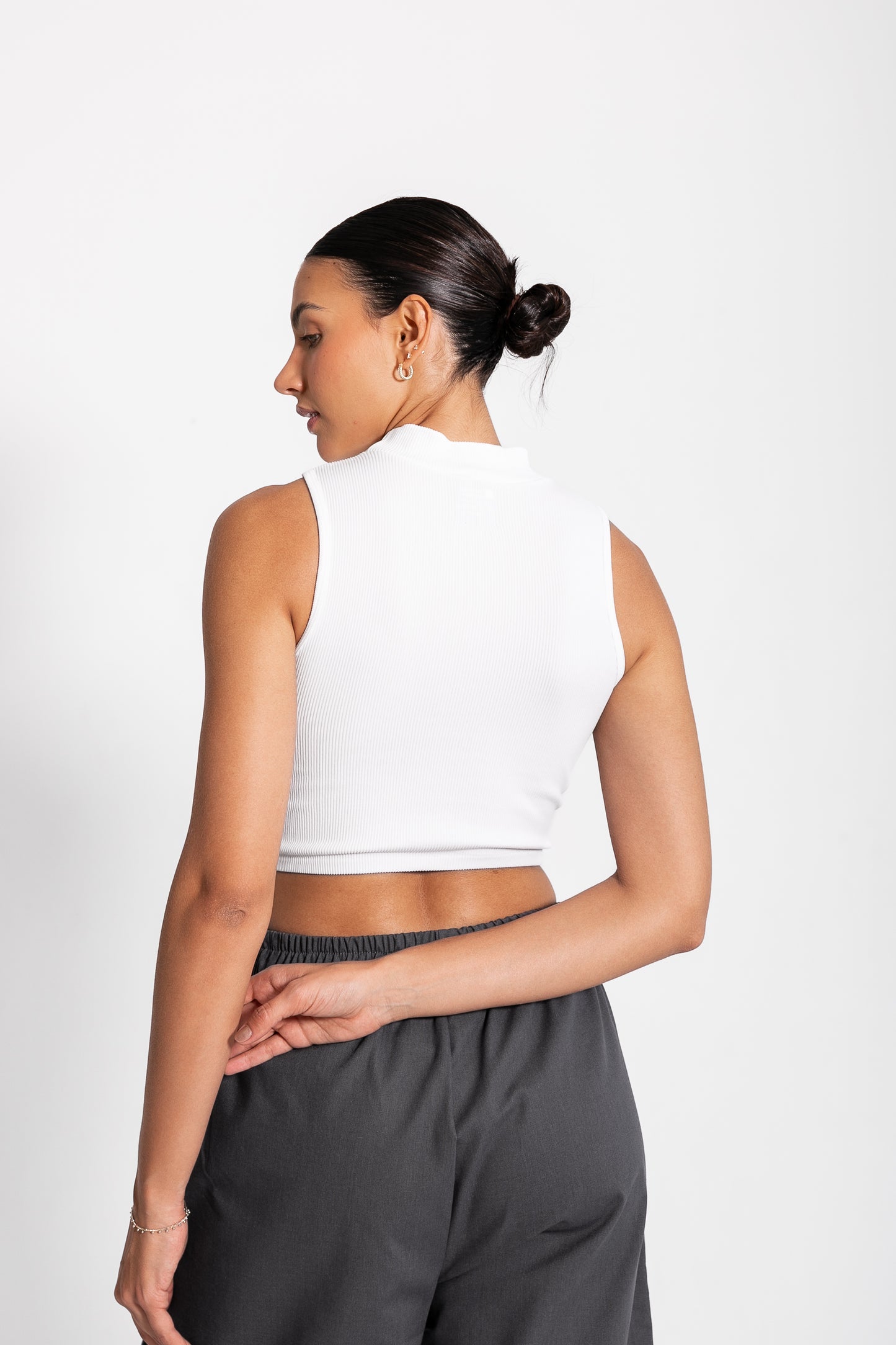 HIGH NECK SARAH CROP TOP / WHITE