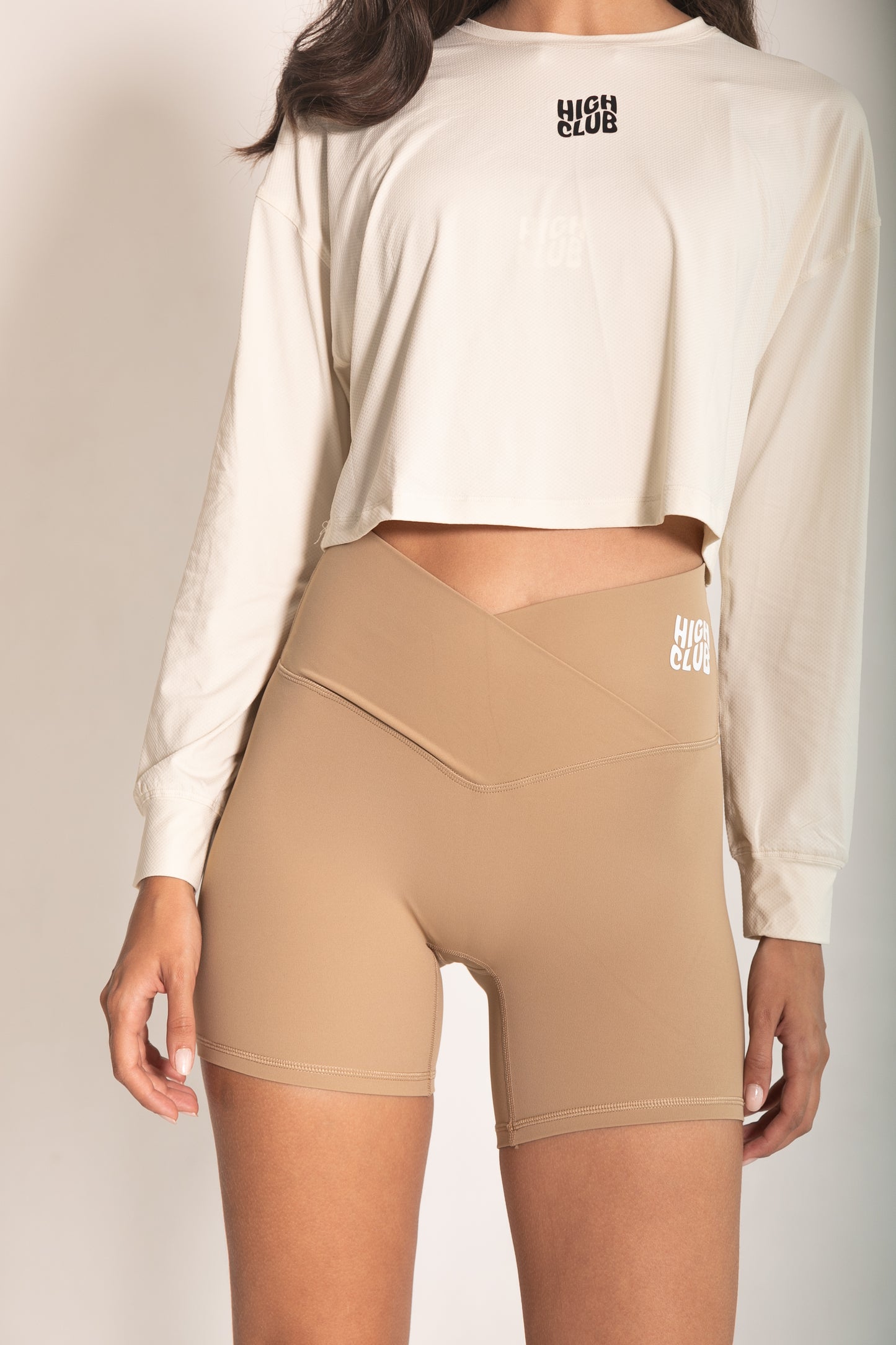 THE SCULPTING SHORTS / BEIGE