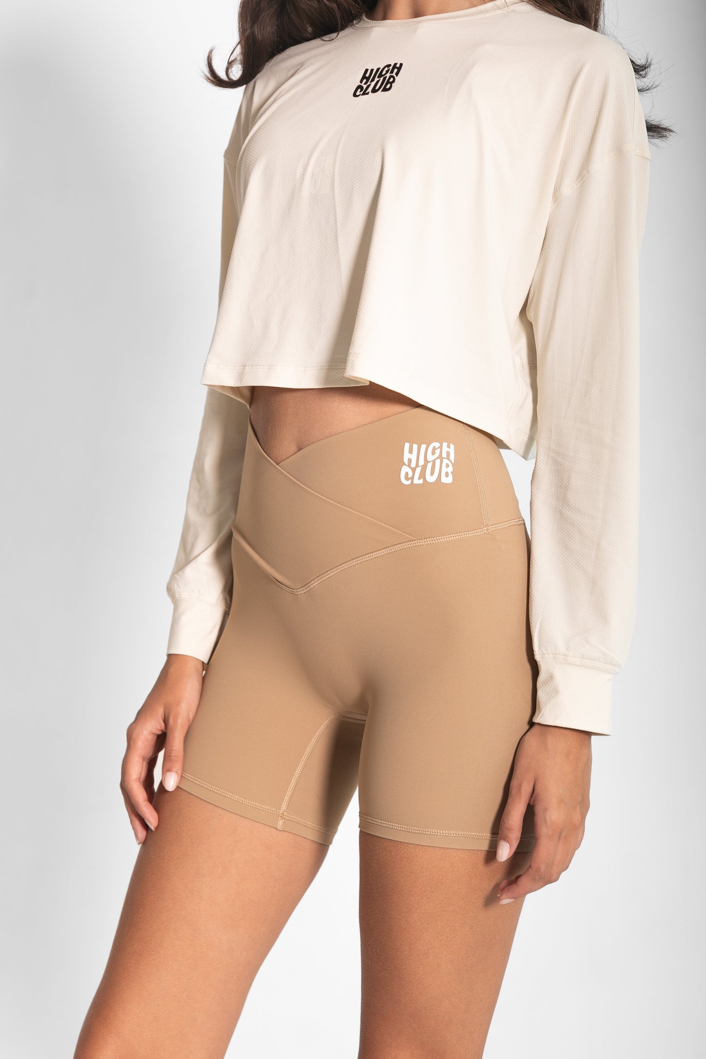 THE SCULPTING SHORTS / BEIGE