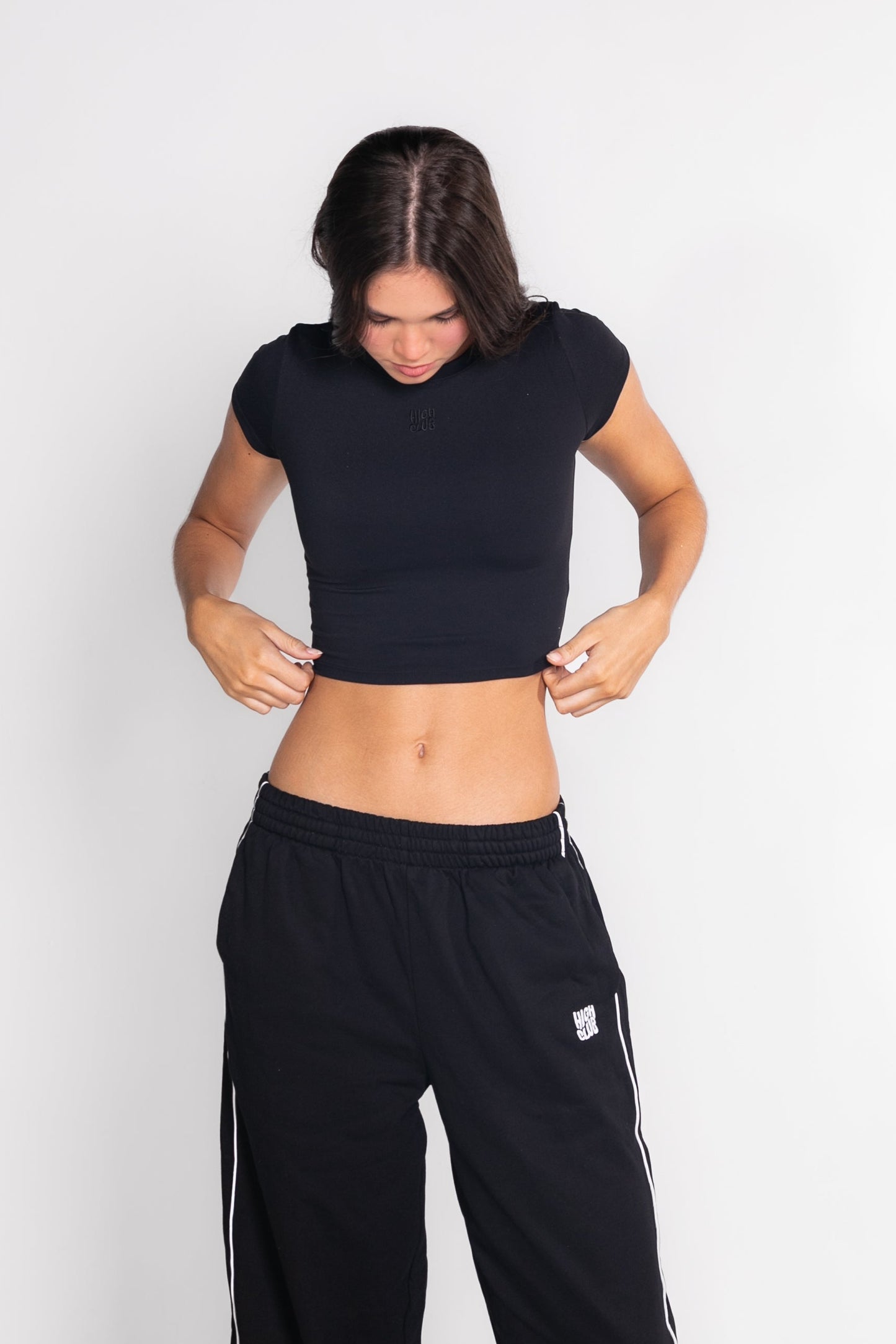 THE CROP T' - BLACK