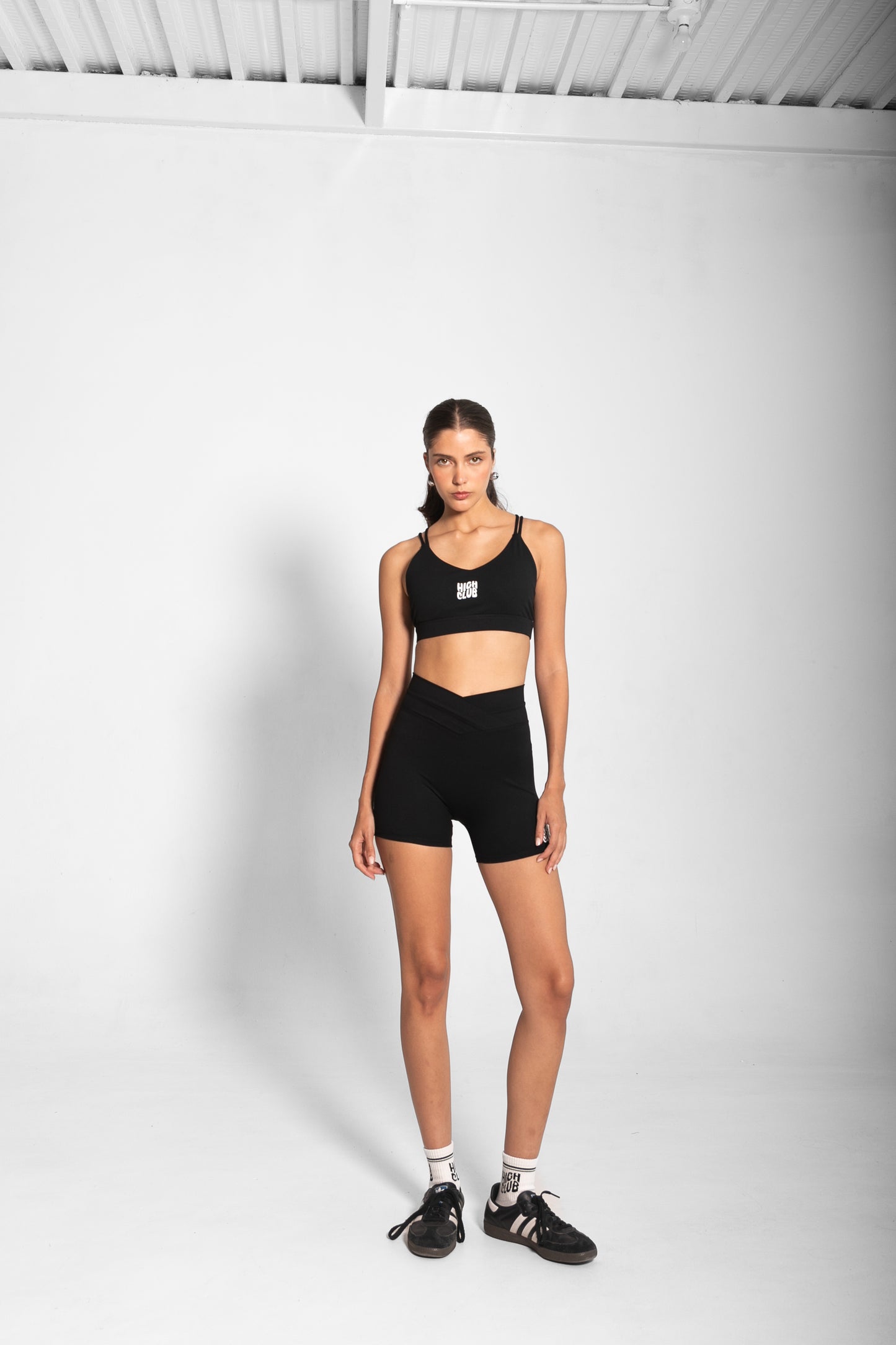 THE CLARA SPORTS BRA / BLACK