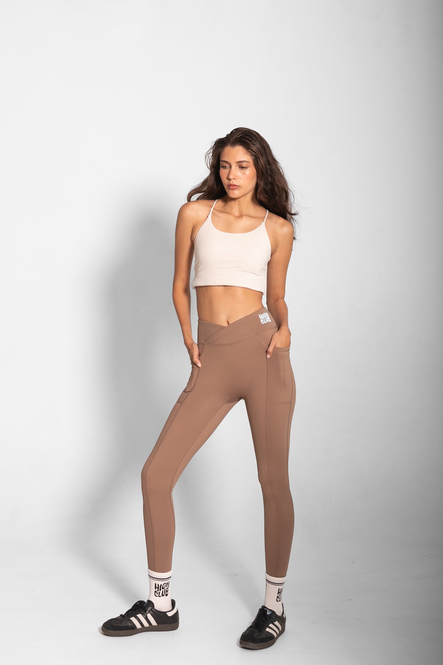 THE SCULPTING LEGGINGS / CARAMEL