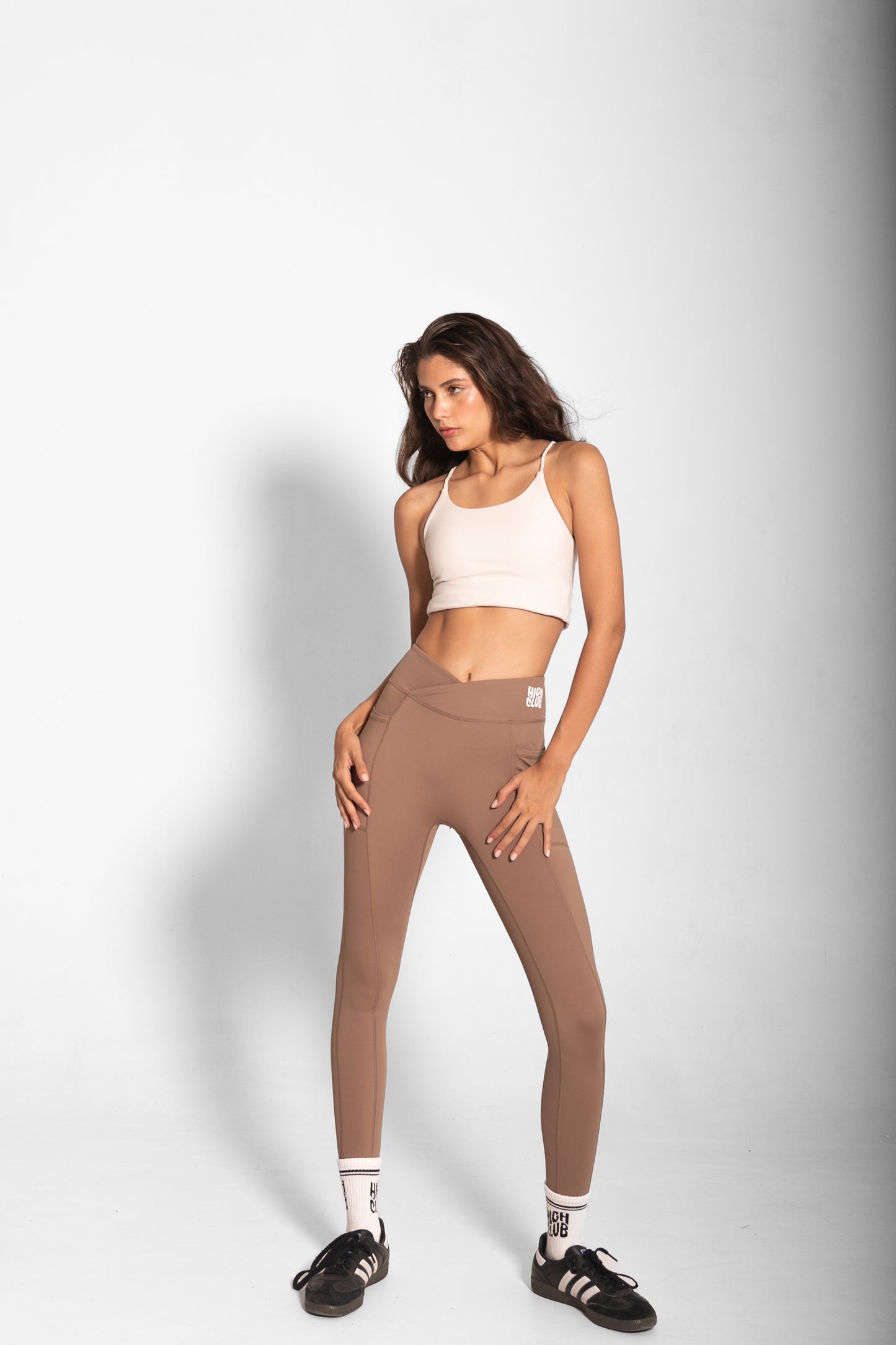 THE SCULPTING LEGGINGS / CARAMEL