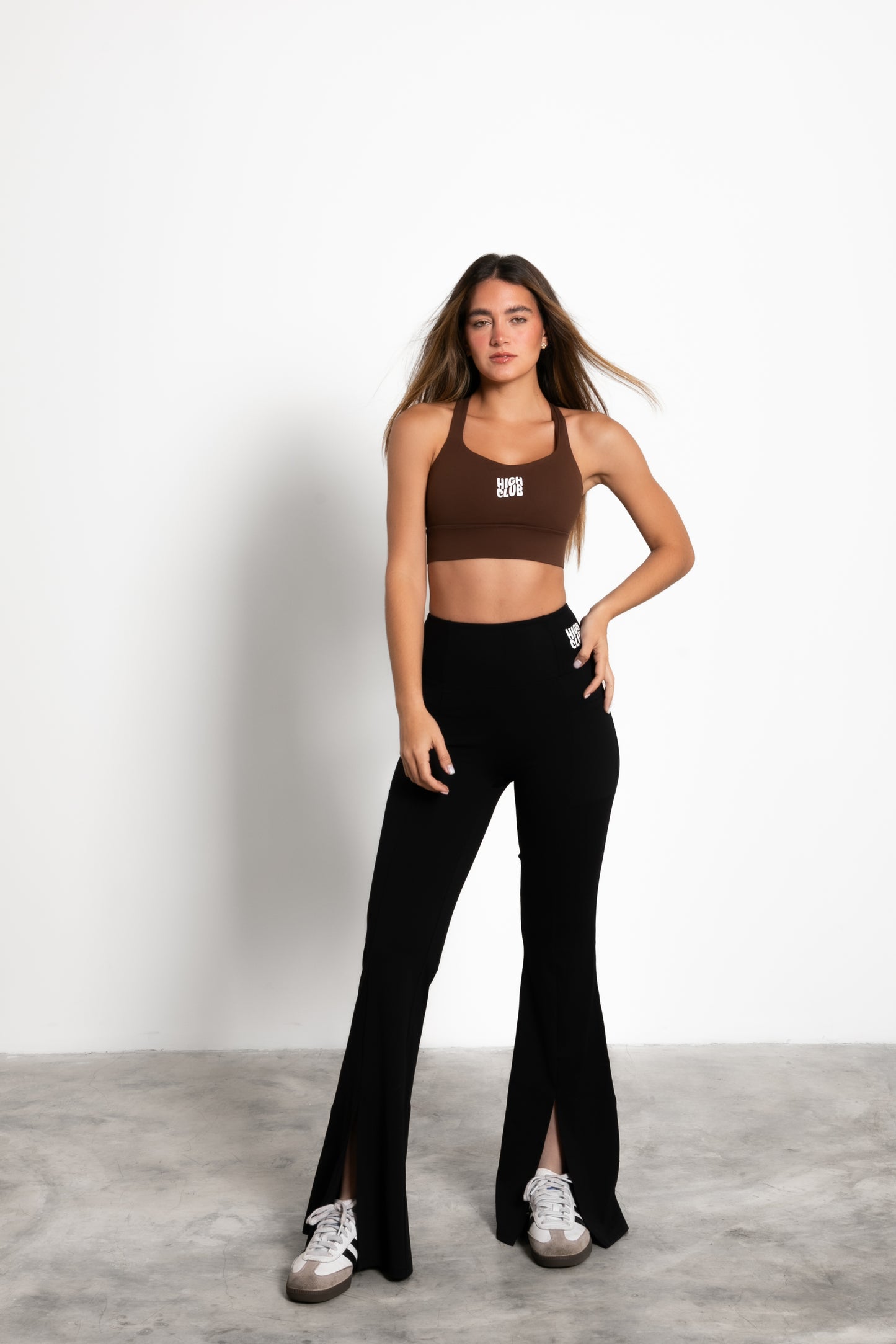 THE CROSS SPORTS BRA / ESPRESSO