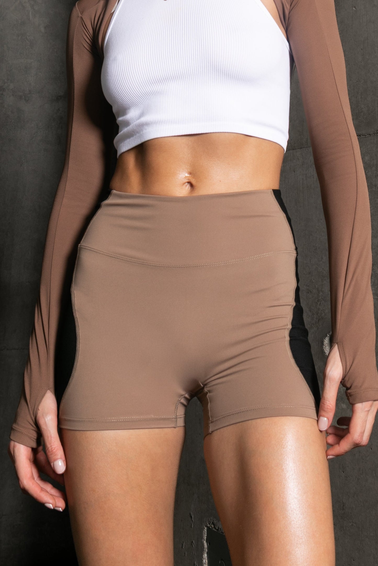 THE WAVY SHORTS / BLACK & BROWN