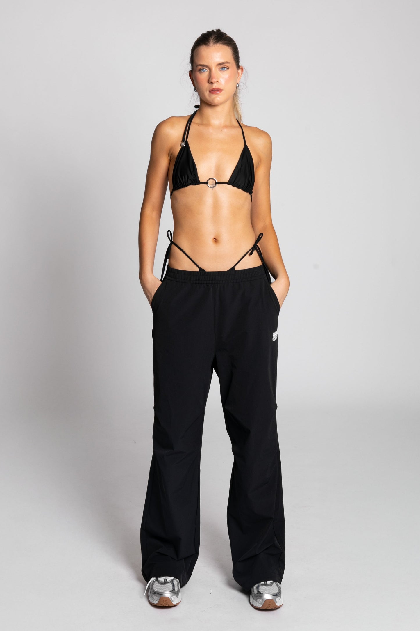 THE PARACHUTE PANTS - BLACK